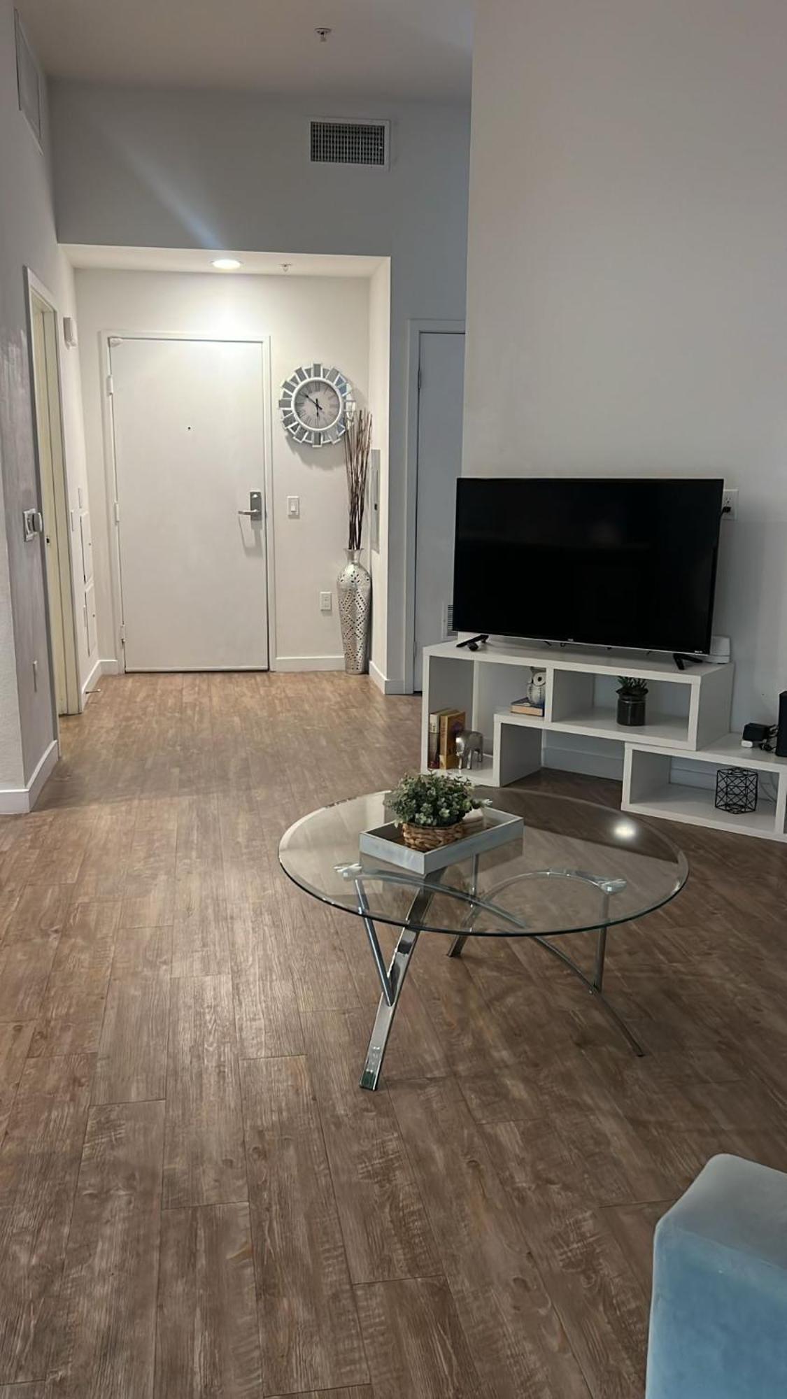Апартаменты Exceptional Loft Free Parking And Wifi Лос-Анджелес Экстерьер фото